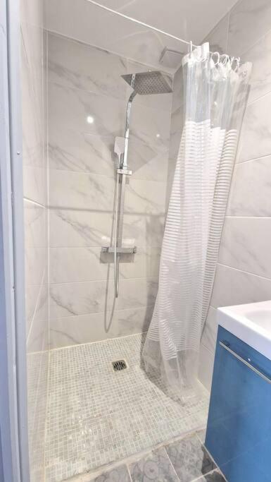 Appartement Hypercentre 301 +Wifi+Independant+ Cuisine Toilette Salle De Bain Privative วาลองเซียนส์ ภายนอก รูปภาพ
