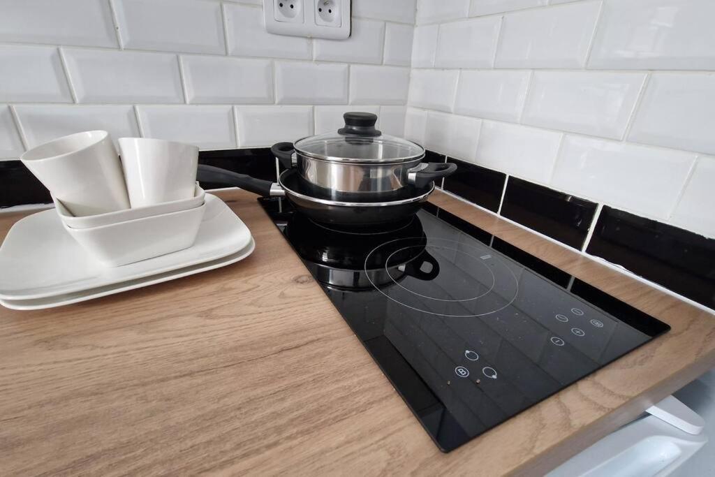 Appartement Hypercentre 301 +Wifi+Independant+ Cuisine Toilette Salle De Bain Privative วาลองเซียนส์ ภายนอก รูปภาพ